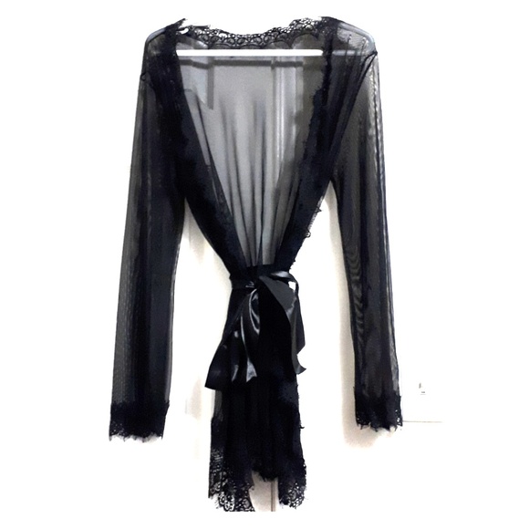 Lingerie coverup - Picture 1 of 1